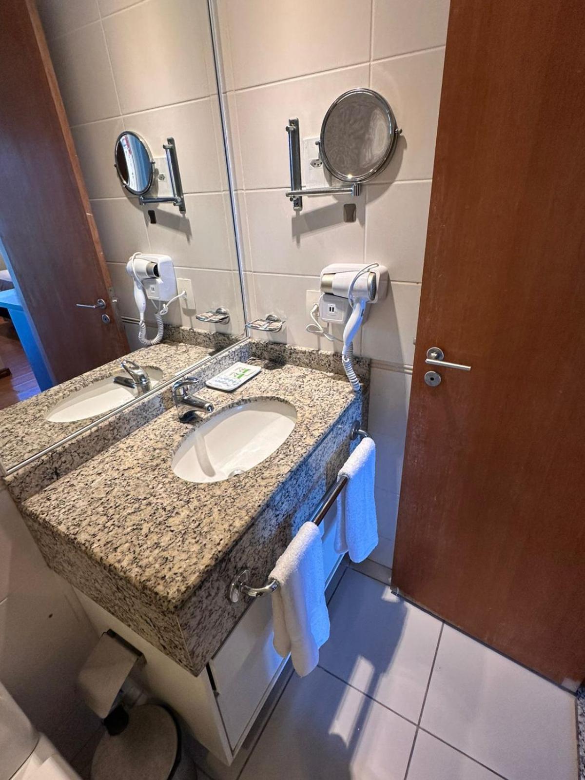 Barra Da Tijuca - 508 - De Frente Para Maravilhosa Piscina - Estacionamento Gratuito - Academia Comphania Atletica - Balsa Para Praia Gratis - Microondas - Geladeira Grande - Recepcao 24Horas - Wi-Fi - Com Pia Rio de Janeiro Ngoại thất bức ảnh